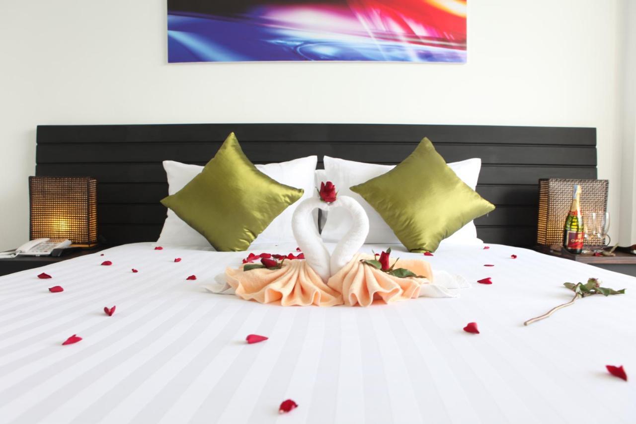 Lae Lay Suites Hotel Karon Room photo