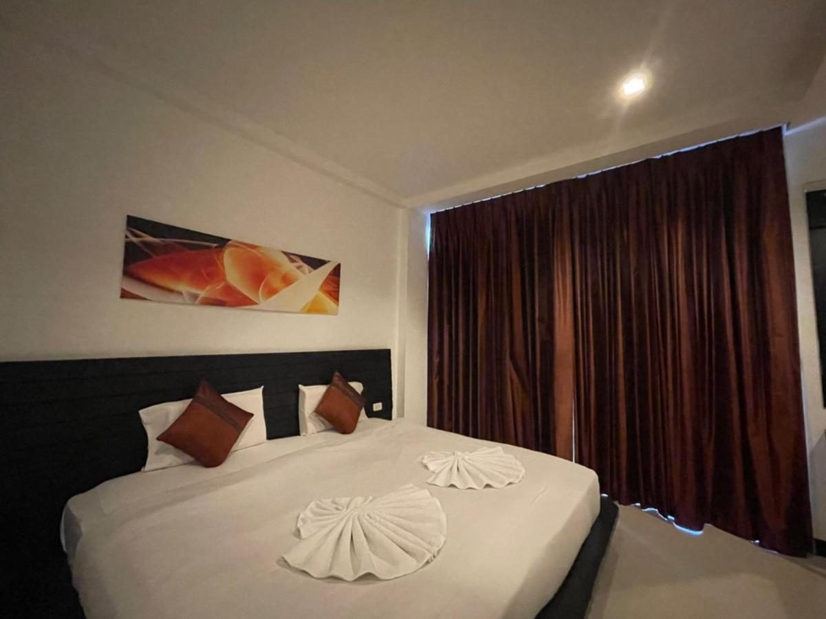 Lae Lay Suites Hotel Karon Exterior photo