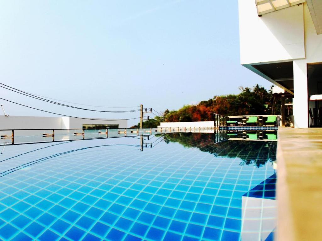 Lae Lay Suites Hotel Karon Exterior photo