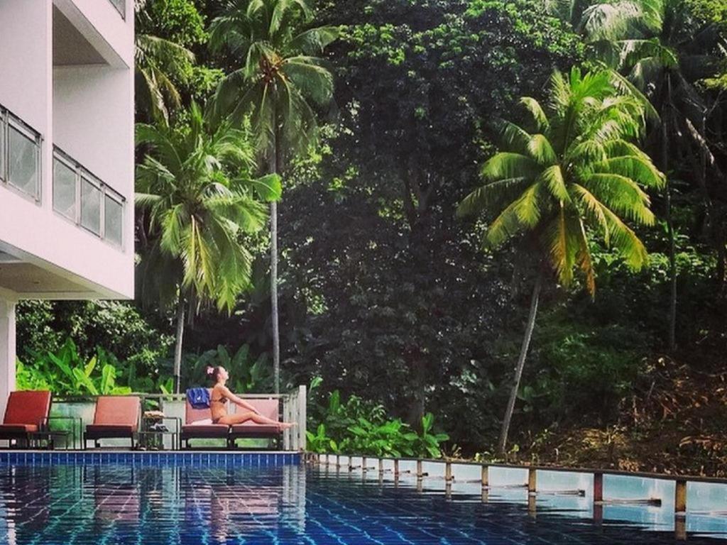 Lae Lay Suites Hotel Karon Exterior photo