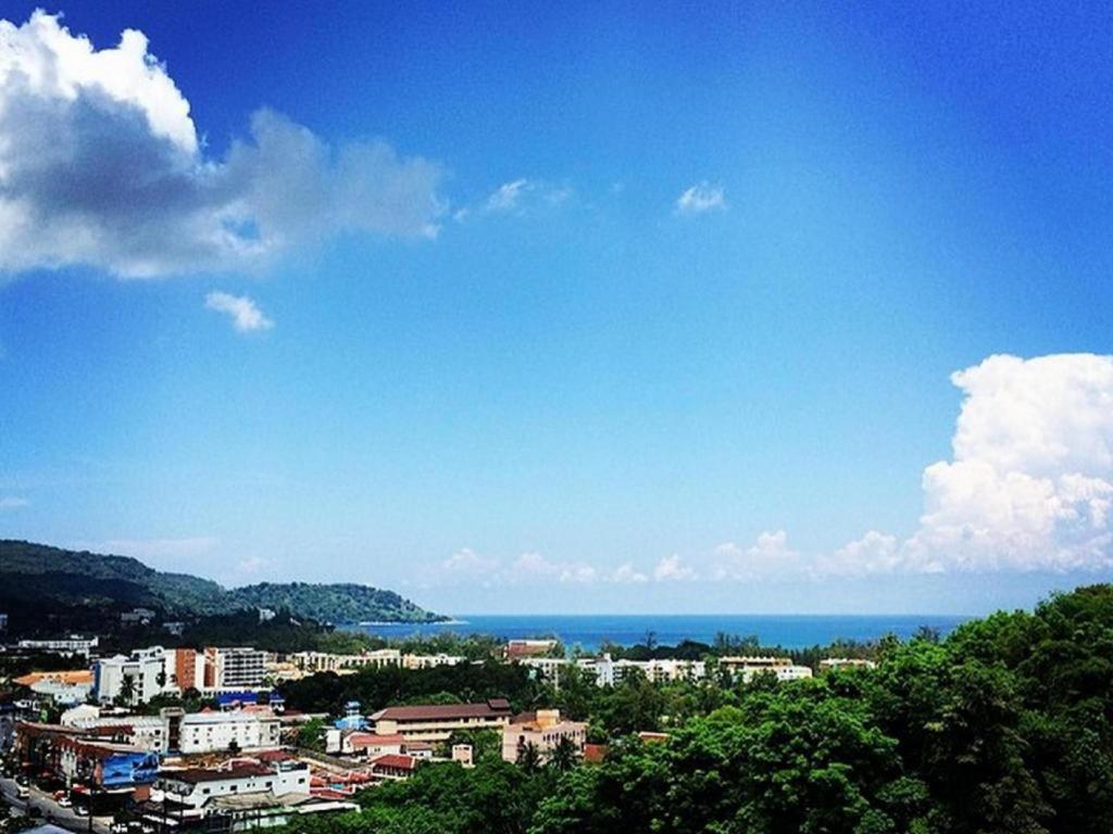 Lae Lay Suites Hotel Karon Exterior photo