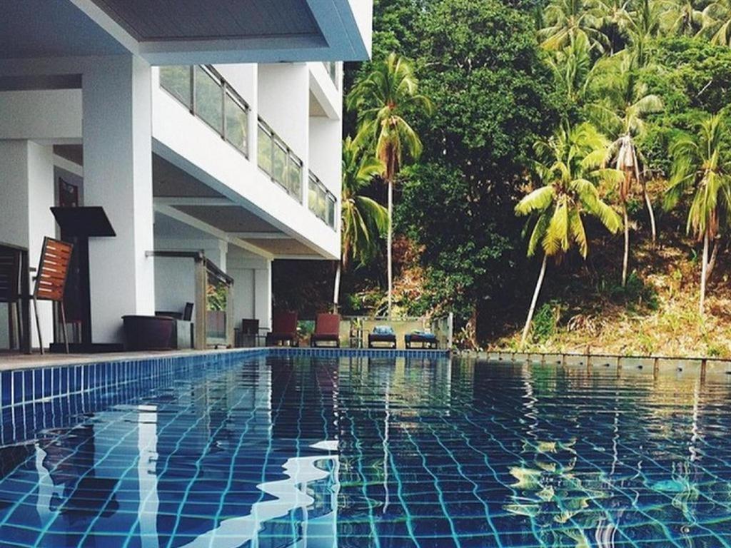 Lae Lay Suites Hotel Karon Exterior photo