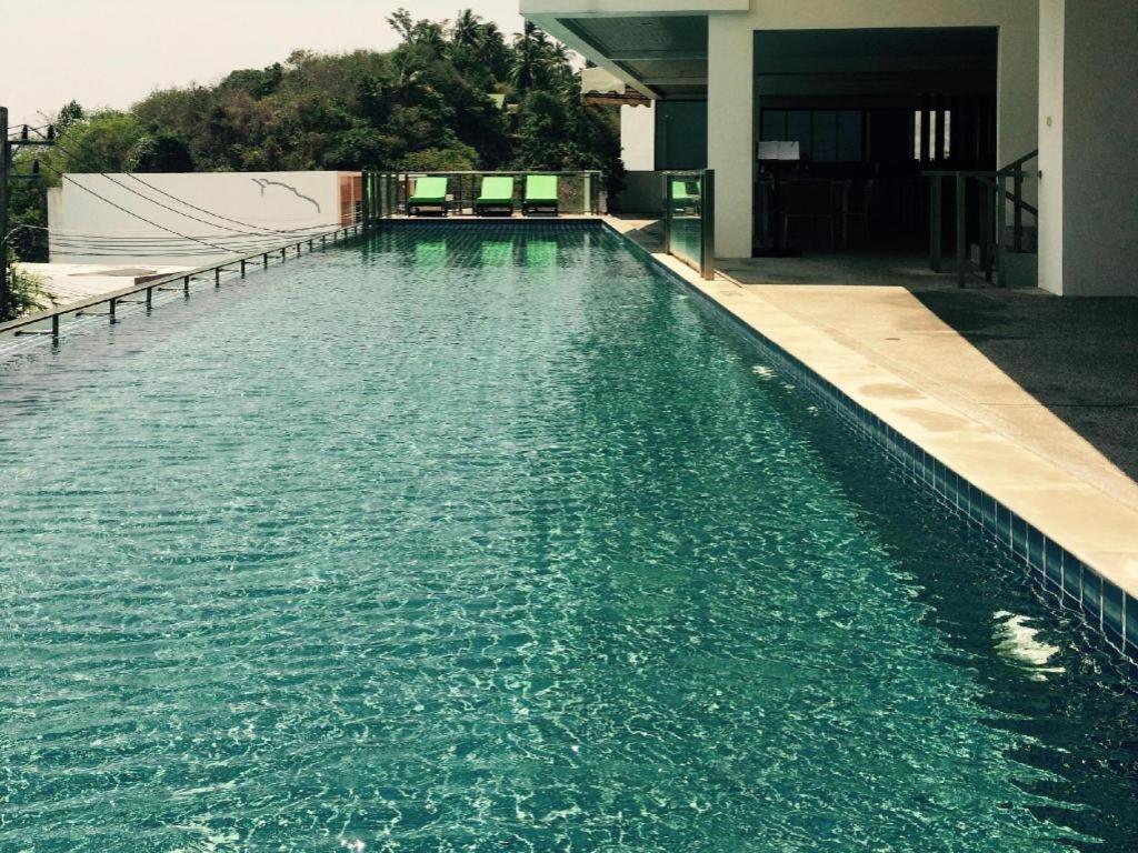 Lae Lay Suites Hotel Karon Exterior photo