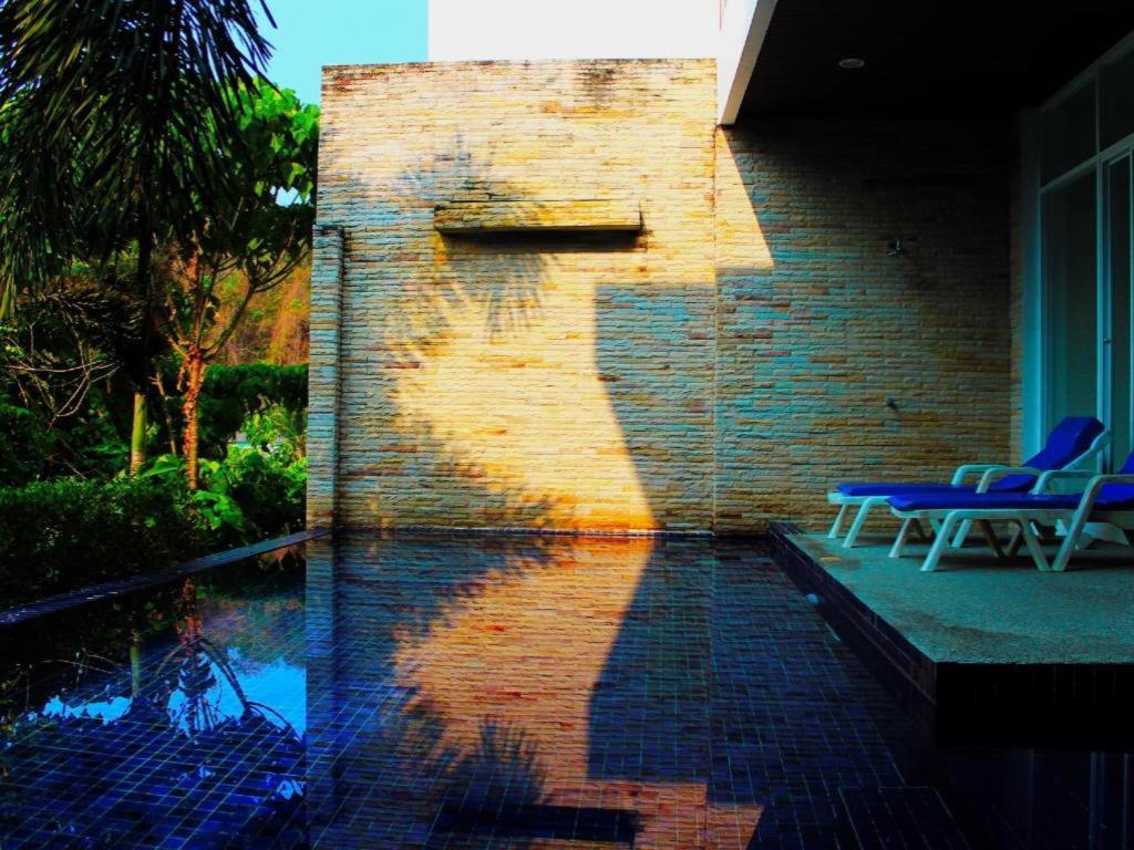 Lae Lay Suites Hotel Karon Exterior photo