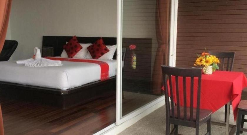 Lae Lay Suites Hotel Karon Exterior photo